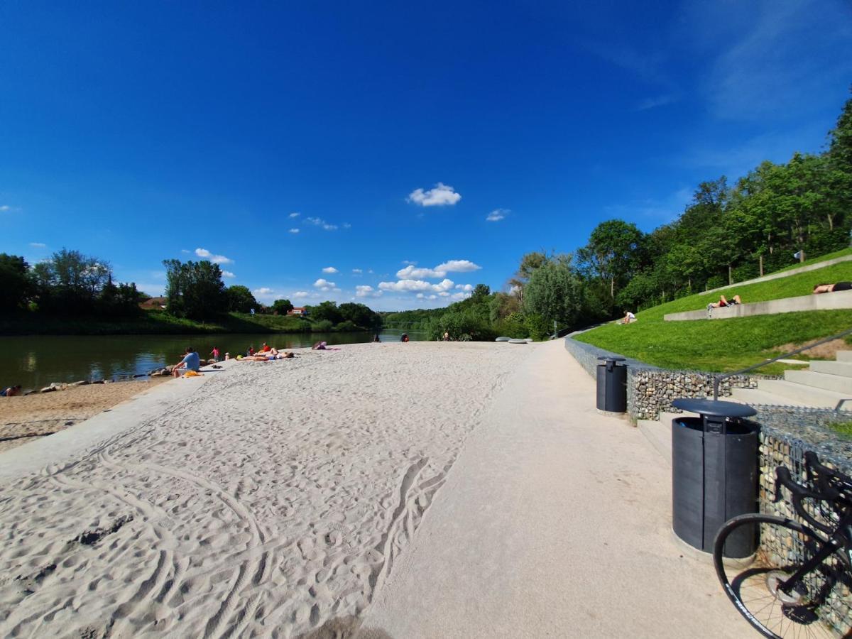 Feels Like Home @ Eppinger Remseck am Neckar Buitenkant foto